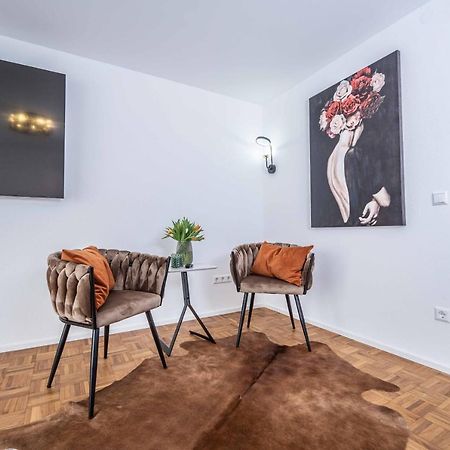 City Wohnung Fn L 5 Klimatisiert Mit Balkon Und Kueche Friedrichshafen Exterior photo